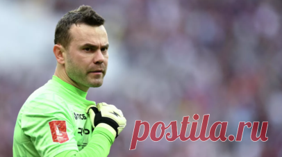 Акинфеев: всё, чего я удостоился в сборной России, — это 16-секундный ролик на табло. Вратарь ЦСКА Игорь Акинфеев в автобиографической книге вспомнил, как завершал карьеру в сборной России в 2018 году. Читать далее