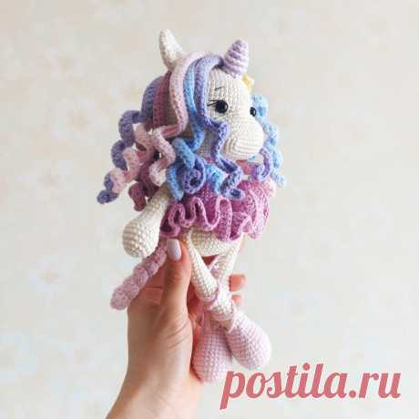 PDF Единорожка крючком. FREE crochet pattern; Аmigurumi animal patterns. Амигуруми схемы и описания на русском. Вязаные игрушки и поделки своими руками #amimore - единорог, единорожка в юбочке.