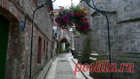 Деревня Вёль-ле-Роз (Veules-les-Roses),Франция