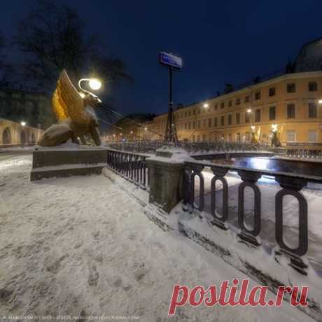 (1) Facebook