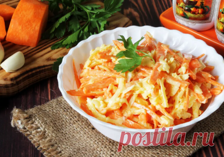 Салат из моркови «пятиминутка» Быстрый в приготовлении, вкусный, а главное полезный – салат из свежей моркови. Ингредиенты самые простые, а получается вкусно, свежо и быстро.Ингредиенты:	морковь – 2 шт....