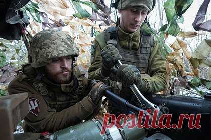 На Украине назвали крайне опасной ситуацию на фронте. Отставной майор Вооруженных сил Украины (ВСУ) Алексей Гетьман заявил, что для армии республики сложилась крайне опасная ситуация на фронте. «Давайте снимем розовые очки и закончим разговоры о том, что мы вскоре всех победим», — призвал он. По его словам, сейчас ВСУ нужно думать о том, как удерживать оборону.