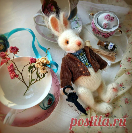 Амигуруми кролик с подвижными лапками на шплинтах Подробный мастер - класс по вязанию пасхального кролика крючком. Амигуруми кролик с подвижными лапками на шплинтах. Схема вязания кролика крючком.