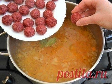 Как приготовить сытный суп с мясными фрикадельками - рецепт, ингридиенты и фотографии