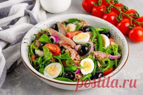 6 рецептов любимых салатов из разных стран - Будет вкусно - 7 июня - 43733317811 - Медиаплатформа МирТесен Практически каждая страна может похвастаться рецептом салата, который исторически готовят ее жители. Мы о таких блюдах часто узнаем в путешествиях, влюбляемся в эти вкусы и пытаемся повторить их дома. Классические салаты уходят в народ и обретают много вариаций, что абсолютно нормально. И конечно, - 7 июня - 43733317811 - Медиаплатформа МирТесен