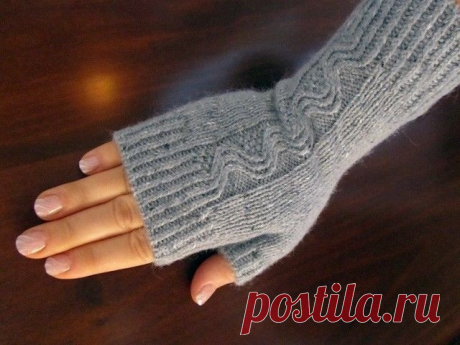 ​Митенки спицами