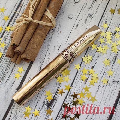 Композиция с тушью Secret Story от  @katerinasea_
Предвкушение Нового года 🎄🎄🎄
#faberlic_макияж #фаберлик #faberlic_secret_story