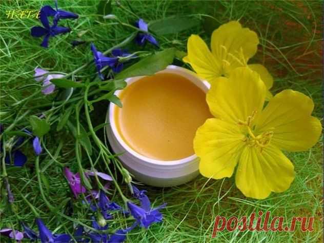 Мазь  при высыпаниях на губах, при сухих мозолях, трещинах на пятках и шелушении губ.