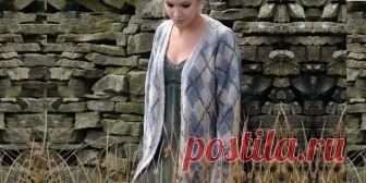 Кардиган с ромбами Argyle Кардиган с ромбами спицами Argyle из толстой пряжи. Завершающей моделью из книги Ким Харгривз Grace (Грация) стал этот кардиган с узором ромбами, которые связаны интарсией. Диагональные полосы из мохера вышиты по петлям, захватывая петли через ряд.