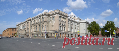 Театральная площадь