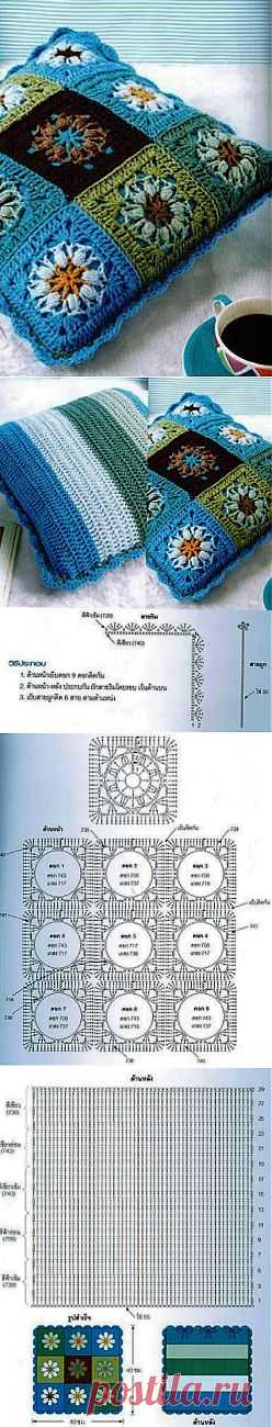 Подушка из мотивов крючком