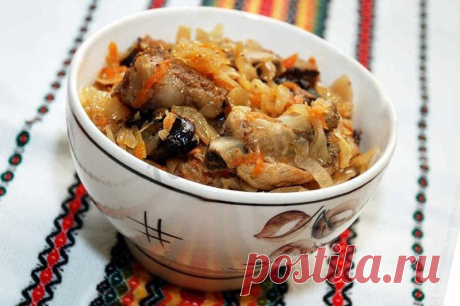 Бигус с черносливом и квашеной капустой рецепт с фото - 1000.menu