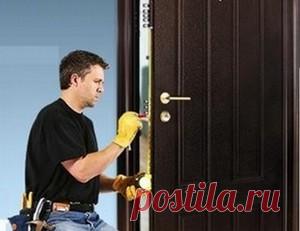 Установка стальных дверей: какой вариант выбрать? Покупая двери входные, многие обращают внимание на их надежность и безопасность, забывая о грамотной установке. Какой бы ни была прочной и многофункциональной дверная конструкция, неправильный монтаж способен свести к ну