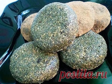 Мятные пряники - отличаются по форме, мягкости и дополнениям, но они всегда соблазняют своим пряным ароматом, напоминающим зимние вечера и семейную атмосферу Рождества.