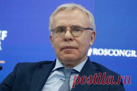 Фетисов назвал причину рекомендаций МОК для российских спортсменов. Двукратный олимпийский чемпион по хоккею, депутат Госдумы Вячеслав Фетисов назвал причину рекомендаций Международного олимпийского комитета (МОК) по допуску российских спортсменов к турнирам. Депутат посчитал случившееся недоработкой российской стороны. «Не хватает авторитетов поставить их всех на место», — заявил он.