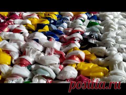 Коврик из полиэтиленовых пакетов. Не копите пакеты в пакете!
