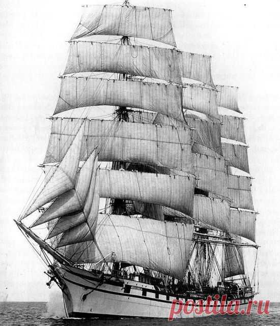 Cap-Hornier | Spectacular Day Sails