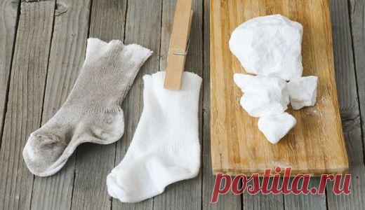 Как отстирать белые носки?