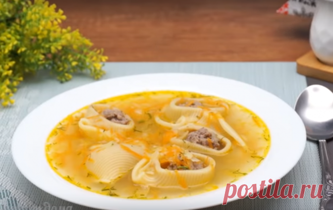 Быстрый суп с фрикадельками и макаронами Не знаете, что приготовить к обеду? Воспользуйтесь нашим рецептом и приготовьте супчик. Он получается очень вкусным и ароматным. Его с удовольствием будут есть как взрослые, так и дети....