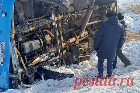 Семь человек пострадали в ДТП с большегрузом в российском регионе