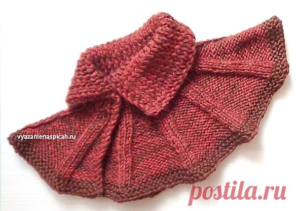 Манишка спицами для начинающих. Описание и мастер-класс
