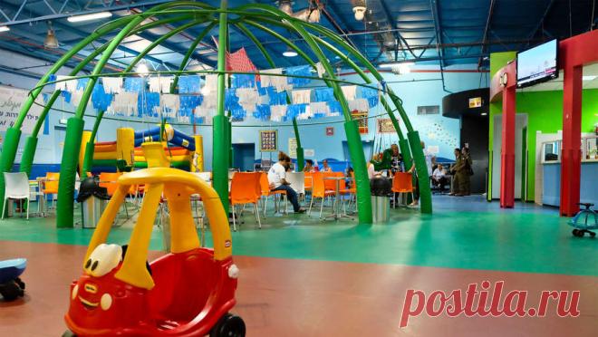 В Израиле рассказали о режиме работы школ и детских садов в воскресенье. В Министерстве образования Израиля заявили, что школы и детские сады по всей стране будут закрыты в воскресенье, 8 октября, в связи с эскалацией палестино-израильского конфликта. Об этом сообщили в издании Times of ...