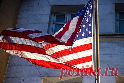 Шойгу рассказал об использовании Западом конфликта на Украине. Запад открыто взял курс на нанесение России «стратегического поражения» в развязанной против Москвы гибридной войны. Об этом рассказал глава Минобороны РФ Сергей Шойгу во время выступления на X Сяншаньском форуме по вопросам безопасности. По его словам, агрессия со стороны Запада вынудила Россию принять контрмеры.