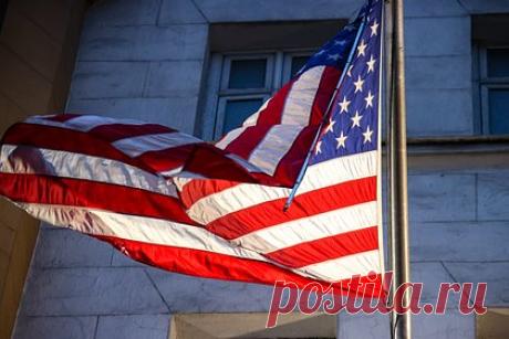 Шойгу рассказал об использовании Западом конфликта на Украине. Запад открыто взял курс на нанесение России «стратегического поражения» в развязанной против Москвы гибридной войны. Об этом рассказал глава Минобороны РФ Сергей Шойгу во время выступления на X Сяншаньском форуме по вопросам безопасности. По его словам, агрессия со стороны Запада вынудила Россию принять контрмеры.