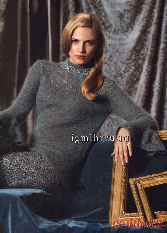 ЭЛЕГАНТНЫЙ СЕРЫЙ ПУЛОВЕР С НАРЯДНОЙ КРУГЛОЙ КОКЕТКОЙ.