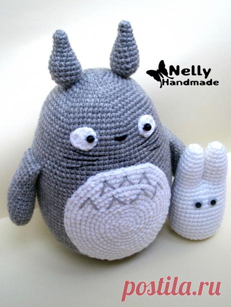 PDF Тоторо и его помощник крючком. FREE crochet pattern; Аmigurumi animal patterns. Амигуруми схемы и описания на русском. Вязаные игрушки и поделки своими руками #amimore - Тоторо из аниме &quot;Мой сосед Тоторо&quot;.