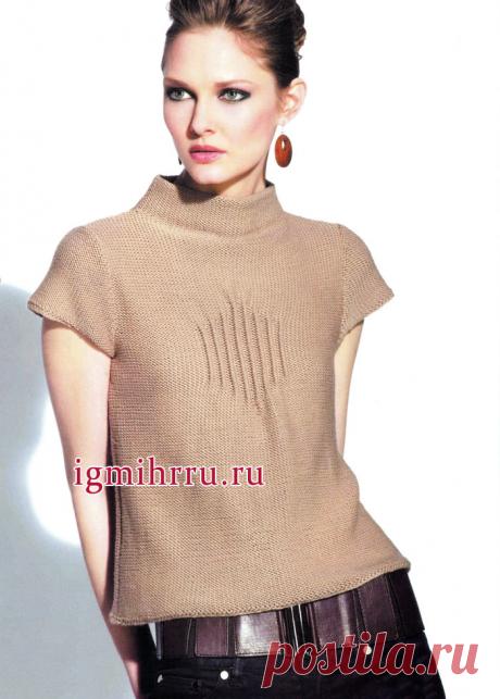 Элегантный бежевый пуловер с защипами по центру переда. Вязание спицами