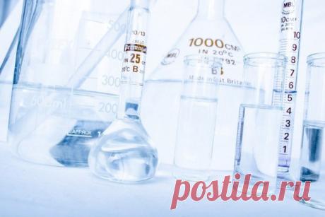 Созданы кристаллы, нарушающие законы физики Немецкие и американские физики изучили необычные кристаллы, которые состоят из вращающихся частиц. Данные структуры могут самопроизвольно разрушаться, а затем снова собираться. При этом их свойства вступают в противоречие с привычными законами упругости. Работа опубликована в журнале...