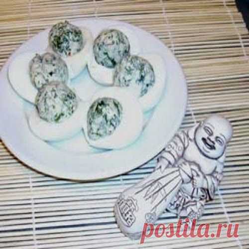 Яйца, фаршированные укропом | Друг пенсионера
Ингредиенты: 4 яйца, 2 ст.л. сметаны, 150 г зе­лени укропа, соль, черный перец.