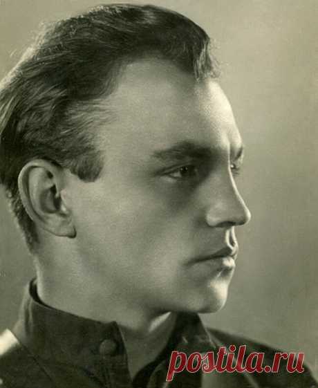 Борис Блинов, 19 апреля, 1909
 • 13 сентября 1943