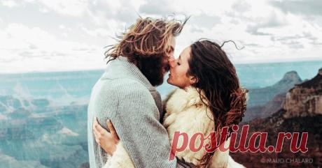 Человеку нужен человек, Чтобы пить с ним горьковатый кофе, Оставаться рядом на ночлег, Интересоваться о здоровье. Чтобы улыбаться просто так, Чтоб на сердце стало потеплее, Чтобы волноваться: «Там сквозняк! Обувай-ка тапочки скорее». Человеку нужен человек, Позвонить ему, послушать голос: «А у нас сегодня выпал снег. Как ты без меня там? Беспокоюсь!» Чтобы был приятель, друг, сосед, И еще сопящая под боком, Без которой счастья в жизни нет, Без которой очень одиноко... © Марина Бойкова, 2011 г.…