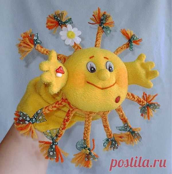 "Солнышко на ладошке". Игрушка-варежка.