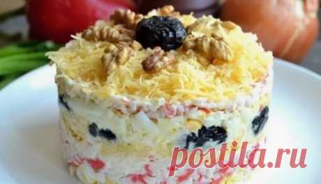Праздничный салат к новогоднему столу «Черная жемчужина» – Вкусно и Душисто Праздничный салат к новогоднему столу «Черная жемчужина» Ингредиенты: Яйца куриные столовые – 2 шт Крабовые палочки – 200 г Сыр твердых сортов – 200 г …