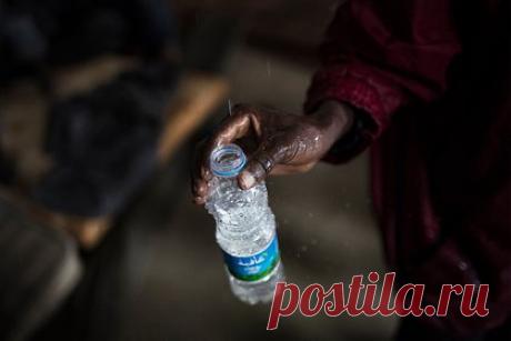 Вирусолог назвал способы обезопасить себя от экзотических болезней. Часто бывает так, что после возвращения с курорта человек испытывает необъяснимые проблемы со здоровьем, а врачи не всегда могут поставить диагноз, так как это может быть довольно редкое заболевание, сообщил биолог и вирусолог, член-корреспондент Российской академии наук Петр Чумаков.