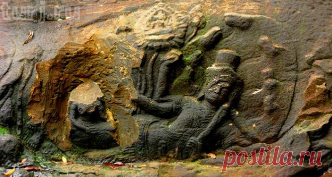 Удивительных храм на дне реки .Камбоджа.