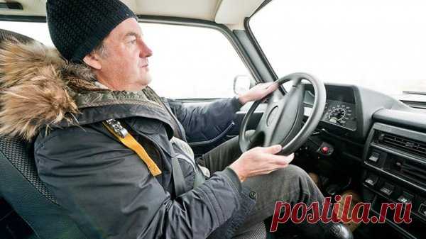"Древнее, но увлекательное изделие": бывший ведущий Top Gear высказал свое мнение о Lada 4x4 | NA_ZA5ASKE | Яндекс Дзен