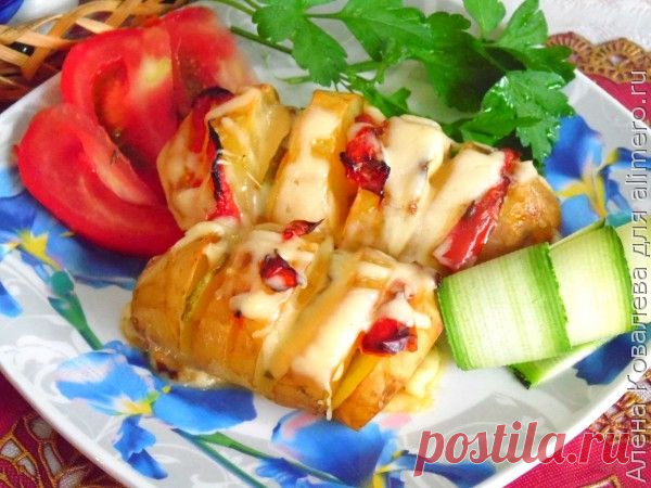 Картофель в духовке с овощами