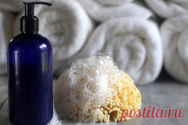 ЖИДКОСТЬ ДЛЯ МЫТЬЯ ПОСУДЫ ИЗ ХОЗЯЙСТВЕННОГО МЫЛА

Очень просто, экономно и намного бережнее к нашему здоровью, чем магазинные средства

Многочисленные исследования показывают,что регулярно используя средства для мытья посуды, человек приобретает очень серьезные заболевания – аллергии, дерматиты и множество других.

Большинство специальных средств, применяемых для мытья посуды (как дешевых, так и дорогих, как импортных, так и отечественных), имеют примерно одинаковый состав...