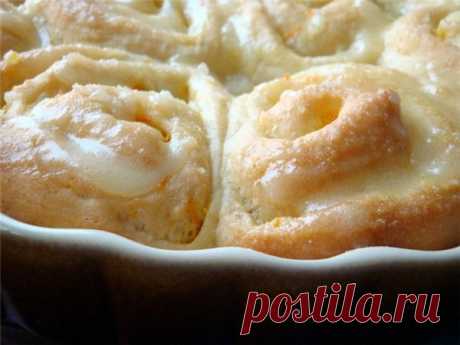 Ароматно-воздушные апельсиновые булочки Булочки готовятся оочень просто и довольно быстро! Сдобные, легкие такие. Очень ароматные и супер воздушные!Ингредиенты:300 гр муки20 гр слив масла1/2 стакана теплой воды1 яйцо2 ч л сухих дрожжей2 ст …