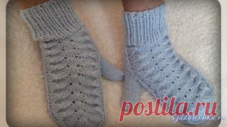 Варежки спицами с красивым рисунком от Евгении Петранцовой
Описание: https://vjazalochka.ru/vyazanie-dlya-zhenshchin/perchatki-varezhki/varezhki-spicami-s-krasivym-risunkom