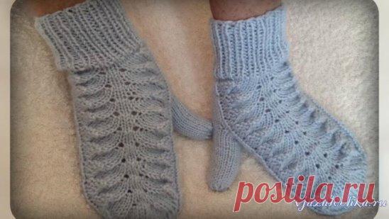 Варежки спицами с красивым рисунком от Евгении Петранцовой
Описание: https://vjazalochka.ru/vyazanie-dlya-zhenshchin/perchatki-varezhki/varezhki-spicami-s-krasivym-risunkom