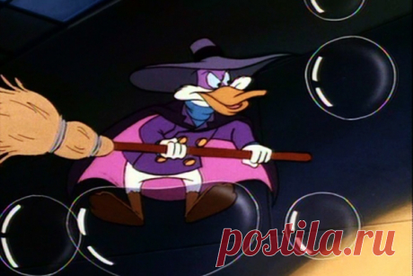 😍: Чёрный Плащ / ЧП (англ. Darkwing Duck, озвучка — Владимир Радченко, Валерий Кухарешин в сериях «Ресторан „Тихая Заводь“», «Загадочное ископаемое») — настоящее имя: Кряк Лапчатый (Drake Mallard).