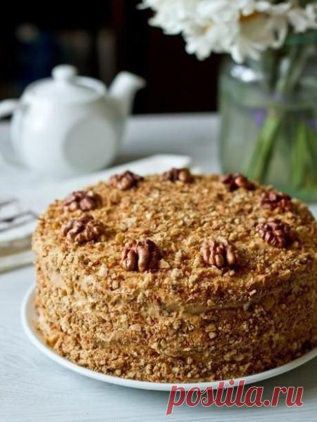 Медовый торт с грецкими орехами / Свежие рецепты