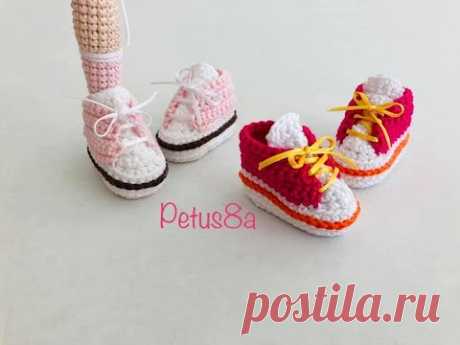 Como tejer tenis de 4cm para tus muñecas amigurumis by Petus (English subtitles)