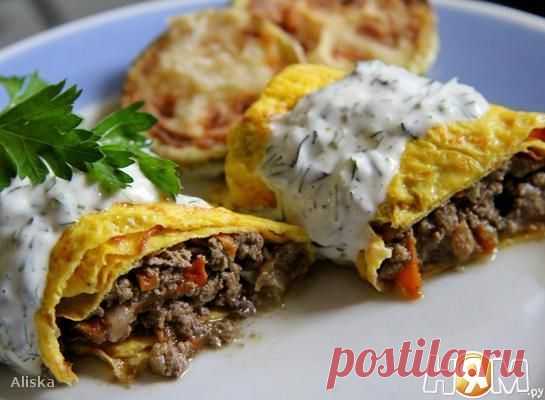 Закусочные яичные рулеты с печёночной начинкой.