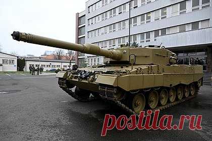 В России объяснили отказ Германии от поставок Leopard Киеву. Экс-замглавы МИД Росии Сергей Орджоникидзе объяснил отказ Германии от поставок танков Leopard Киеву. По словам дипломата, у немцев все-таки осталось «чувство исторической вины» перед российским народом. Он напомнил, что во времена Великой Отечественной войны немецкие танки убивали русских людей.